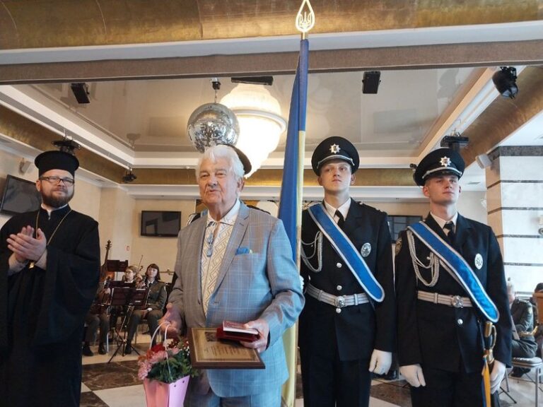 Поета-пісняра з Житомира Вадима Крищенка нагородили орденом Івана Мазепи