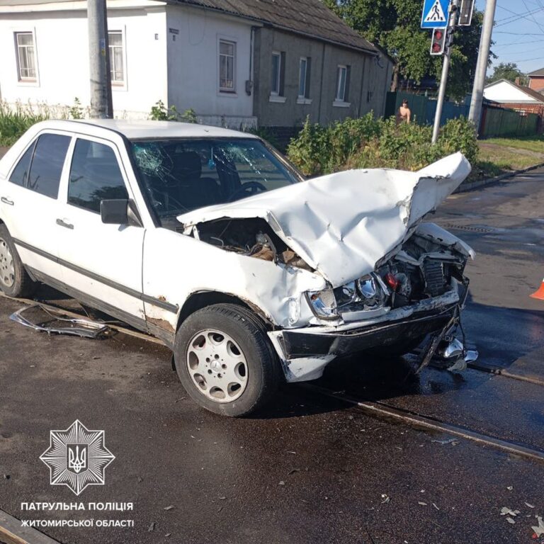 У зв’язку з дорожньо-транспортною пригодою з потерпілими, що сталася близько 8-ї години, на перехресті вулиць Східної та Шевченка, рух трамваїв обмежено в напрямку вулиці Корольова