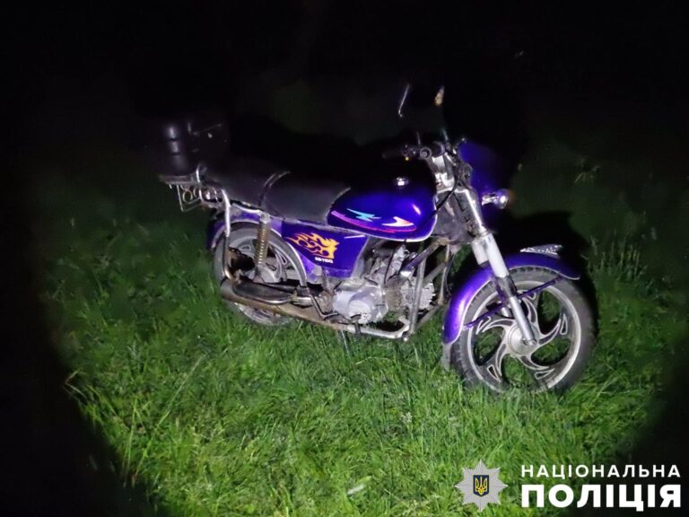 На Звягельщині поліцейські офіцери громад встановили причетного до викрадення мопеда