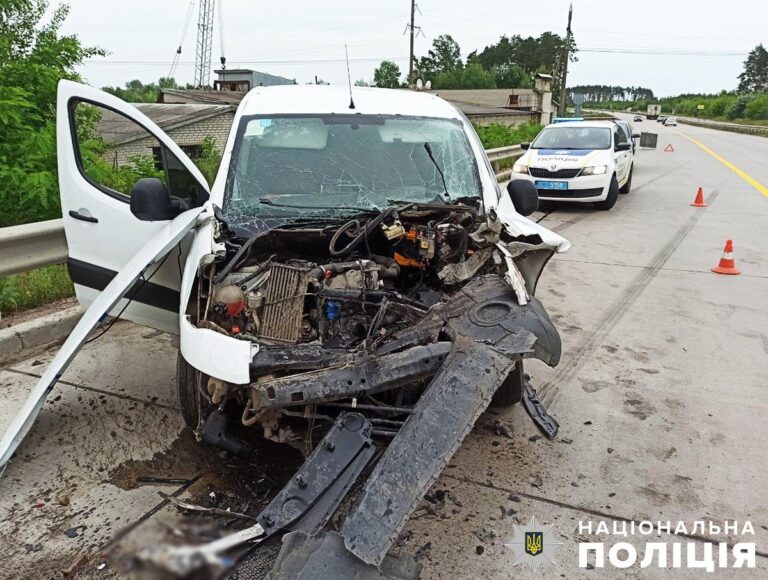 У Житомирському районі поліція розпочала розслідування двох ДТП на трасі Київ-Чоп