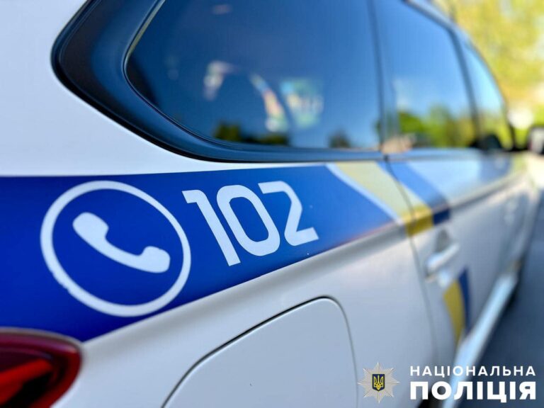 Викрав гроші з банківської картки гостя: звягельські поліцейські встановили причетного