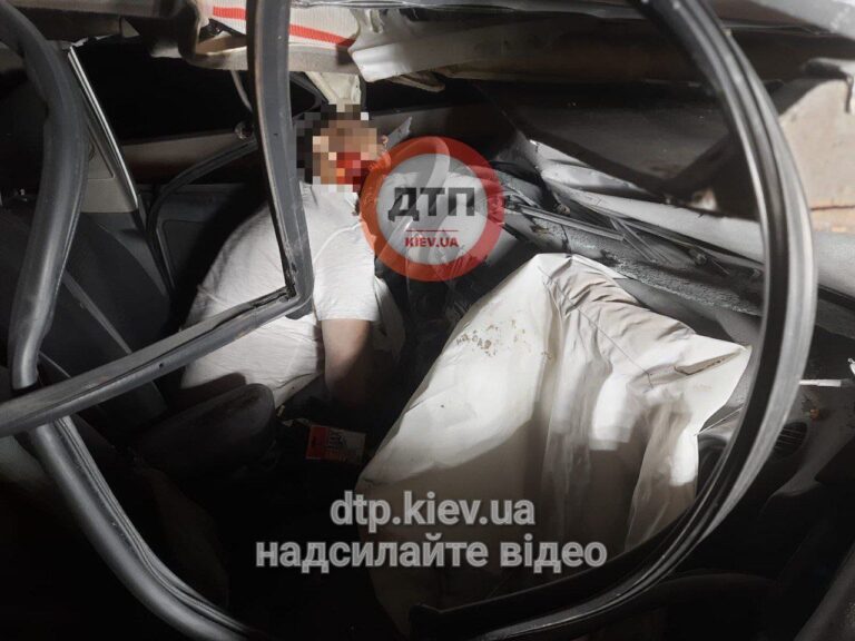Молодому хлопцю відірвало голову під час комендантської години в Києві на північному мості