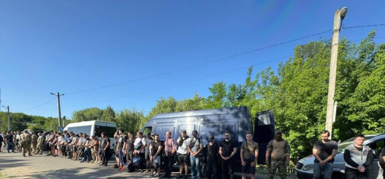 Новий рекорд: 47 (!) чоловіків намагалися втекти за кордон
