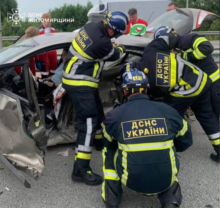 Ввечері 22 червня рятувальники залучалися на ліквідацію наслідків ДТП