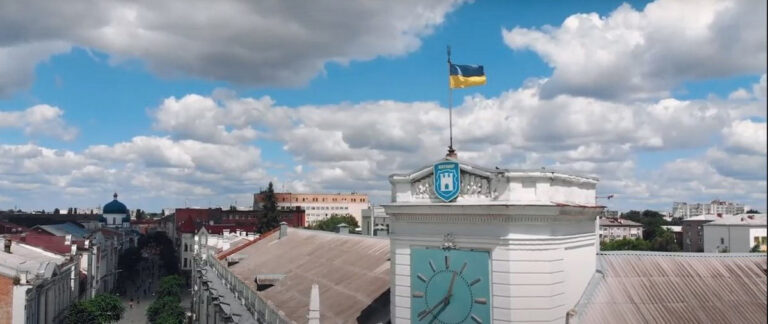«Усупереч радянській владі». Сьогодні в Житомирі відповідно до Рішення Міськради 2010 року – загальноміське свято – День Прапора. ВІДЕО