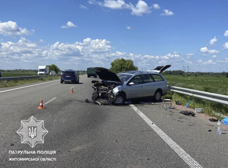 До уваги водіїв! У зв’язку з ДТП на 114 км автодороги М-06 Київ — Чоп (поблизу села Козак, Житомирської області), рух транспорту частково ускладнений в напрямку Житомира