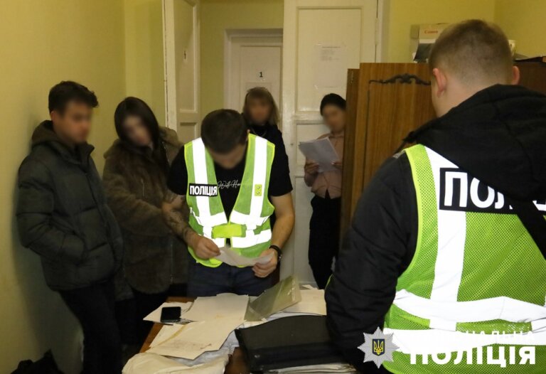 На Житомирщині поліція завершила розслідування незаконних оборудок працівника суду