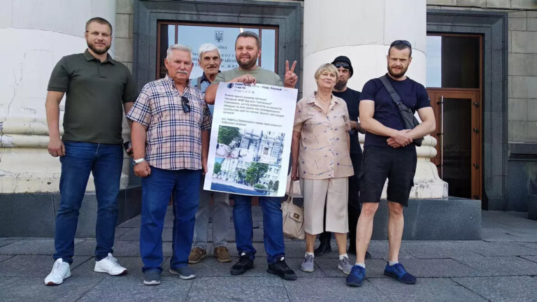 Сьогодні відзначає свій День народження відомий житомирянин Роман Кучер