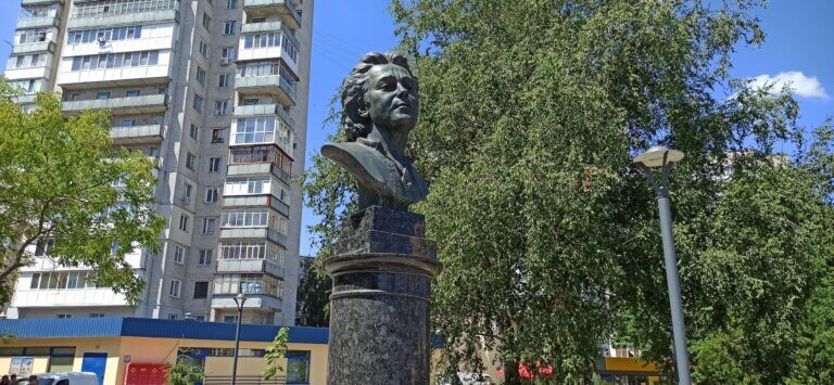 Сьогодні відкриють пам’ятник Іванові Сльоті