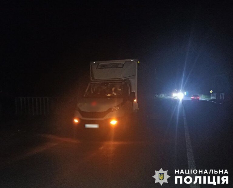 Поліцейські розслідують обставини ДТП з травмуванням пішохода у Новогуйвинській громаді