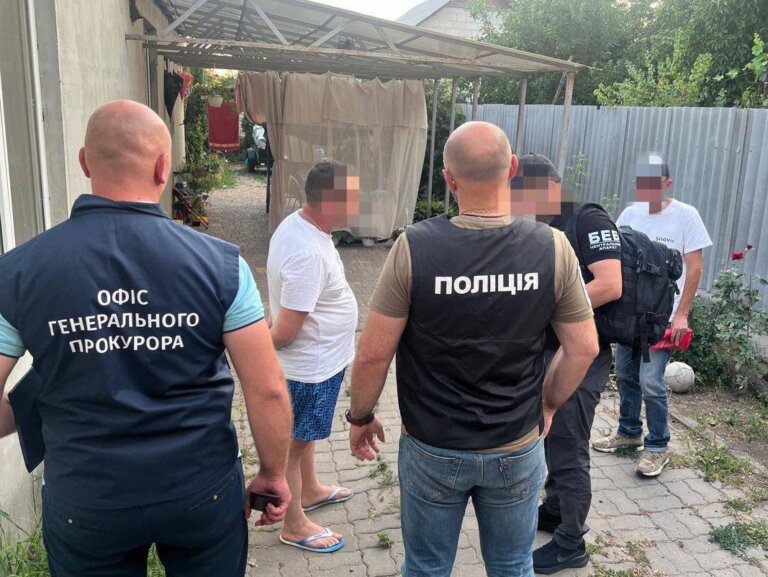 Масштабна спецоперація: Житомирські чиновники разом із посадовцями з інших областей вкрали 138 млн. грн, виділених на потреби армії