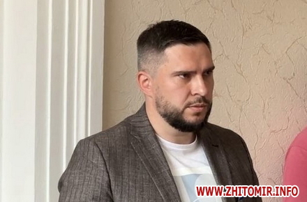 Підозрюваного в розтраті секретаря громади біля Житомира звільнили, він отримав за півроку 1,3 млн грн зарплати і пішов з позовом до суду