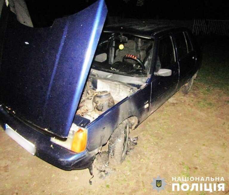 Підпалив через ревнощі: на Бердичівщині поліція розслідує умисне пошкодження автомобіля