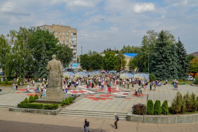 У День пам’яті захисників України у Житомирі відкрили Алею Героїв