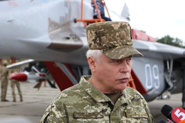 Зміна керівництва Повітряних сил: Зеленський указом звільнив командувача Повітряних Сил Олещука після трагедії з F-16