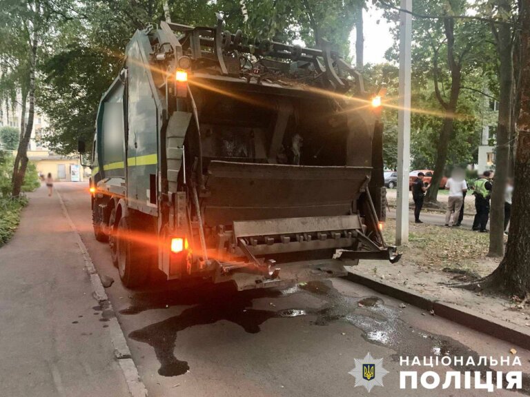 У Житомирі під колесами вантажівки загинула пенсіонерка: поліція розслідує обставини ДТП