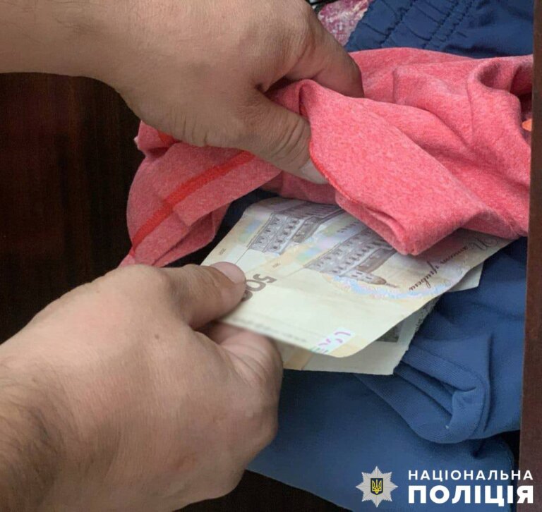Забрав збереження пенсіонерки: поліцейські викрили причетного до крадіжки у жительки Тетерівської громади