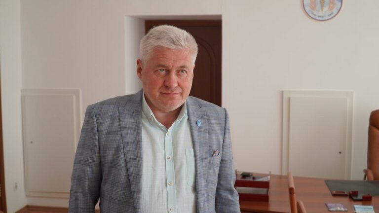 Очільники області представили колективу лікарні імені Гербачевського нового генерального директора закладу — Олександра Веселовського