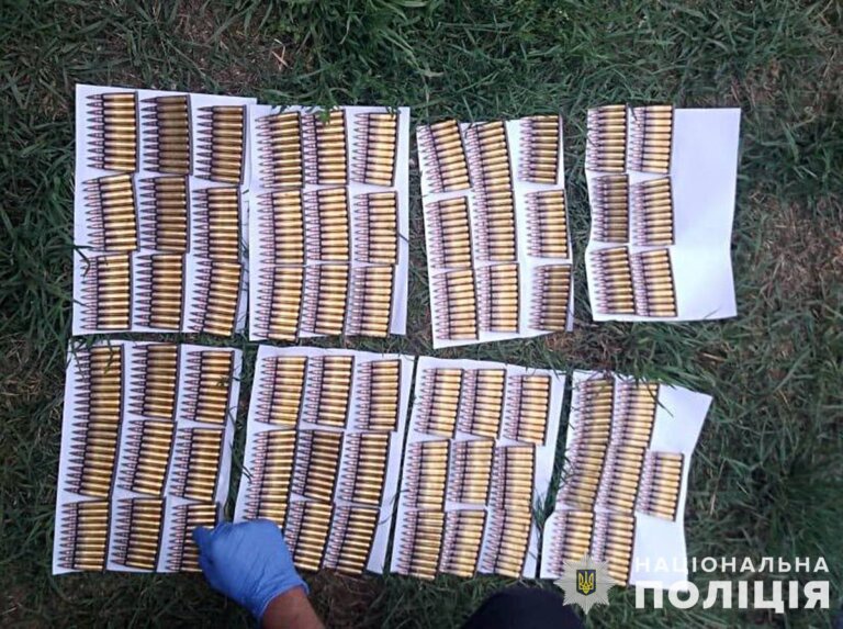 Слідчі завершили розслідування незаконного поводження з боєприпасами жителем Ємільчинської громади