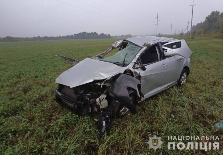 Травми отримали двоє неповнолітніх дівчат: звягельська поліція розслідує ДТП