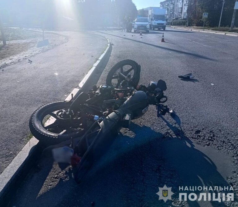 Травми у ДТП отримали двоє 17-річних хлопців: звягельські поліцейські розпочали розслідування