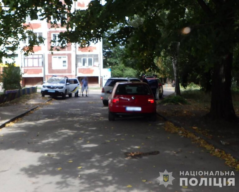 У Житомирі поліцейські затримали підозрюваного у тяжкому травмуванні містянина