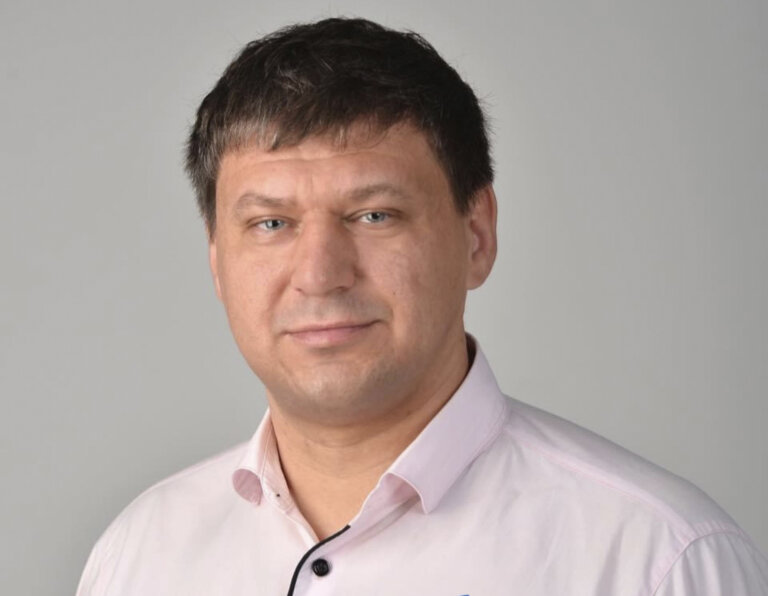 Сьогодні відзначає свій День народження Петро Козенюк