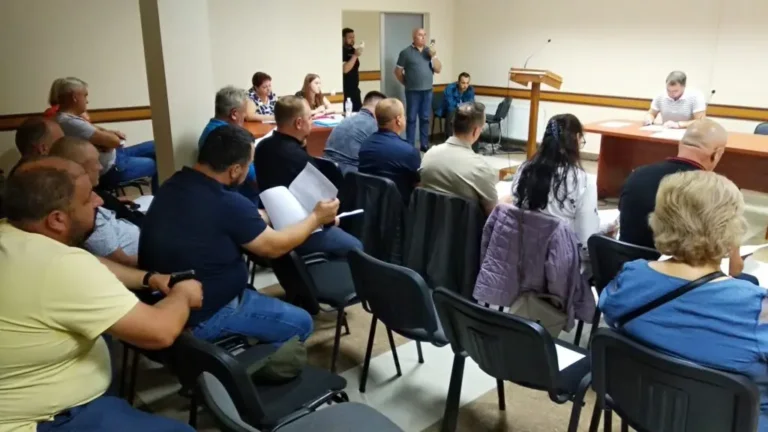 Жителі Оліївки у соцмережах пишуть про затримання посадовців сільрад