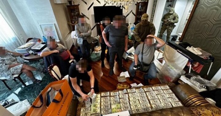 49 прокурорів Хмельниччини на чолі з обласним прокурором Олійником оформили інвалідність, «дахуючи» корупційну схему Слуги народу Крупи у МСЕК та ПФ