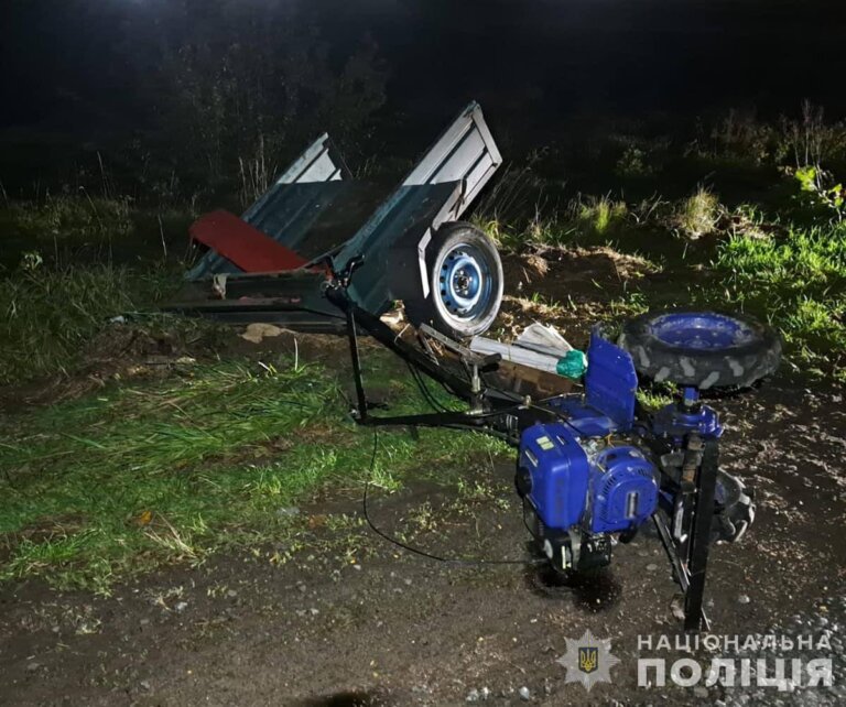 У Бердичівському районі поліція встановлює обставини травмування водія мотоблока