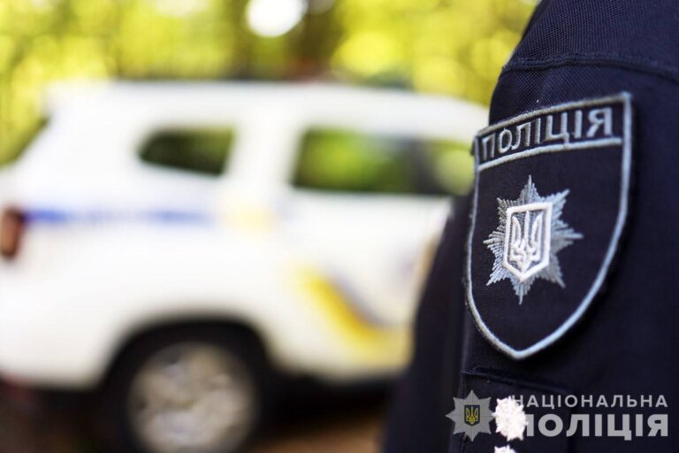 За пограбування пенсіонера двоє чоловіків постануть перед судом: звягельські слідчі завершили розслідування