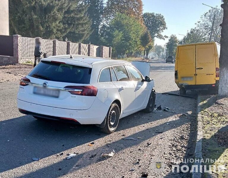 Поліцейські Овруча встановлюють обставини ДТП з травмуванням людини