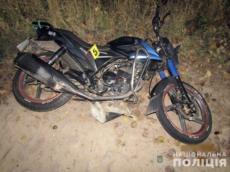 Поліція з’ясовує обставини смертельного травмування мотоцикліста в Олевській громаді