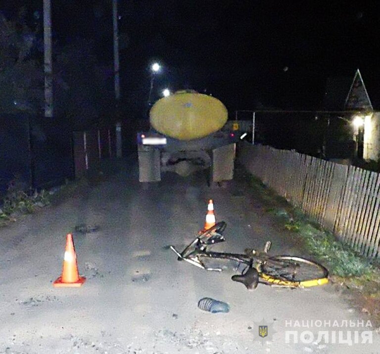 Поліція розслідує ДТП з травмуванням велосипедиста у Звягелі