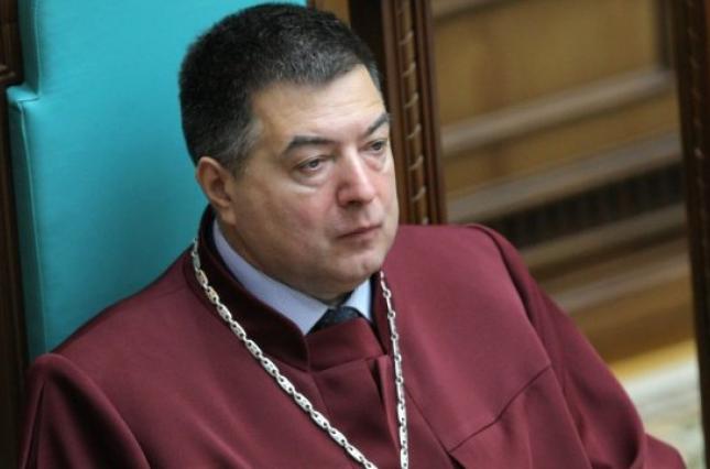 Колишньому Голові КС та правоохоронцям, які його переправляли за кордон, повідомлено про підозри