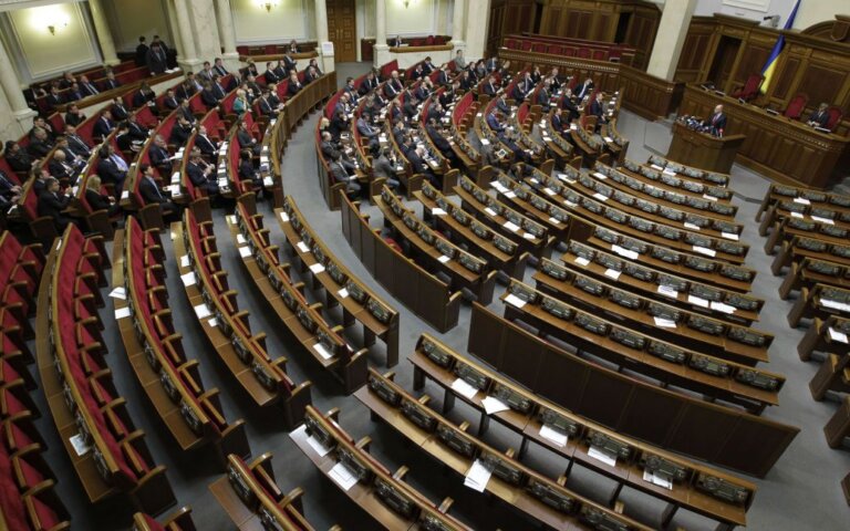 У Раді пропонують поділити суспільство на «кращу» та «гіршу» частини: проєкт закону повʼязаний з військовим обліком