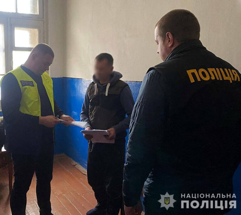 Поліція Житомирщини розслідує діяльність міжрегіональної організованої групи наркодилерів