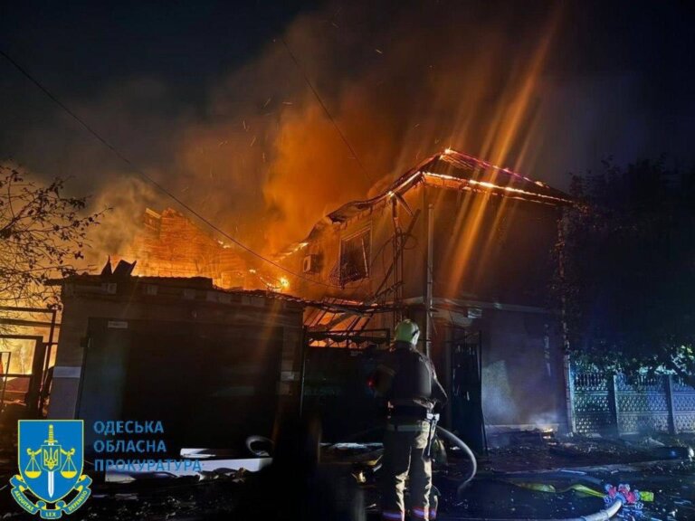 Одна людина загинула, 13 поранено, серед них 2 дітей – прокурори документують наслідки ворожої атаки по Одесі