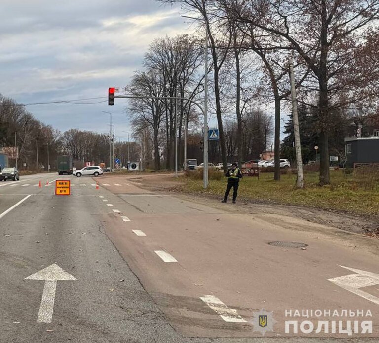 Поліцейські встановлюють обставини ДТП з травмуванням людини у Станишівській громаді