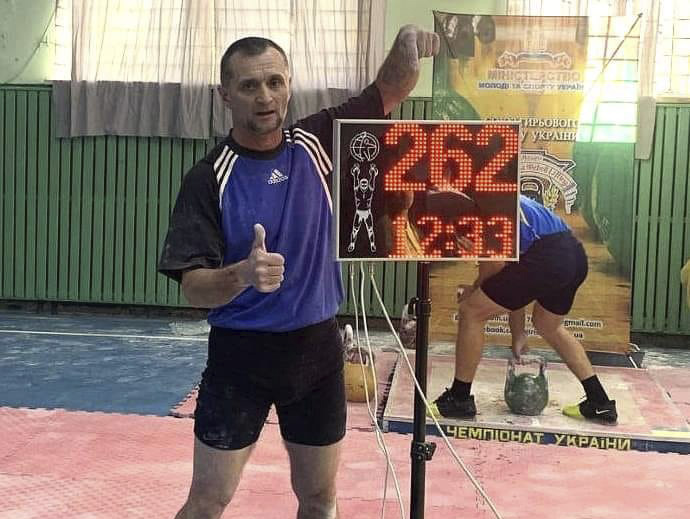 Геннадій Резнік став переможцем Кубка України з гирьового спорту