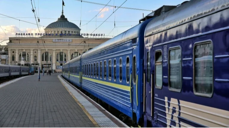 УЗ купила у нового постачальника з групи “UPG” кольорового дизпалива на 766 мільйонів