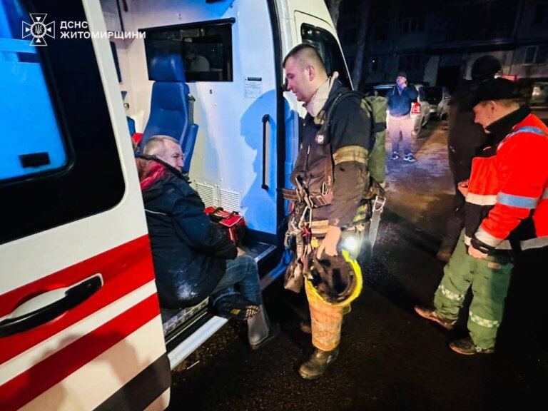 Житомир: внаслідок пожежі у квартирі загинули дві людини