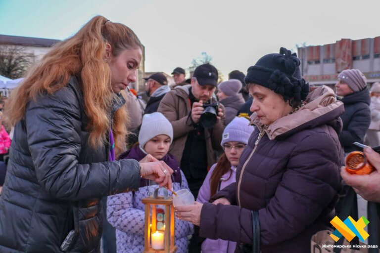 Символ пам’яті та єдності: Віфлеємський вогонь передали рідним загиблих Героїв