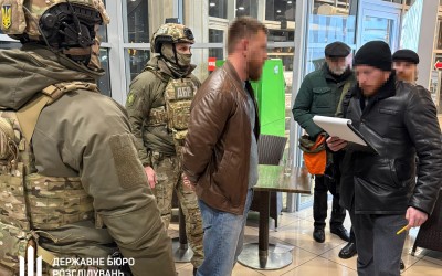 Працівники ДБР затримали номінального власника компанії, яка діяла в Україні під брендом онлайн-казино PIN-UP