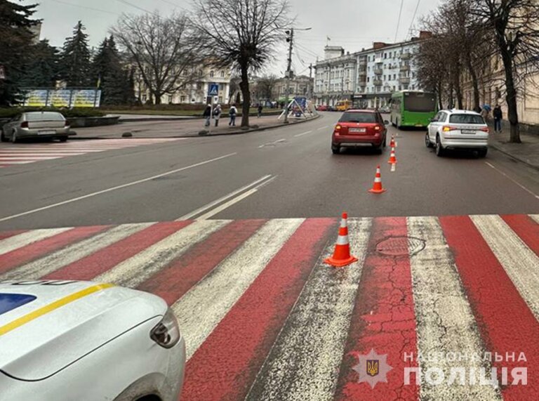 ДТП на Великій Бердичівській у Житомирі: 77-річний водій Suzuki збив жінку