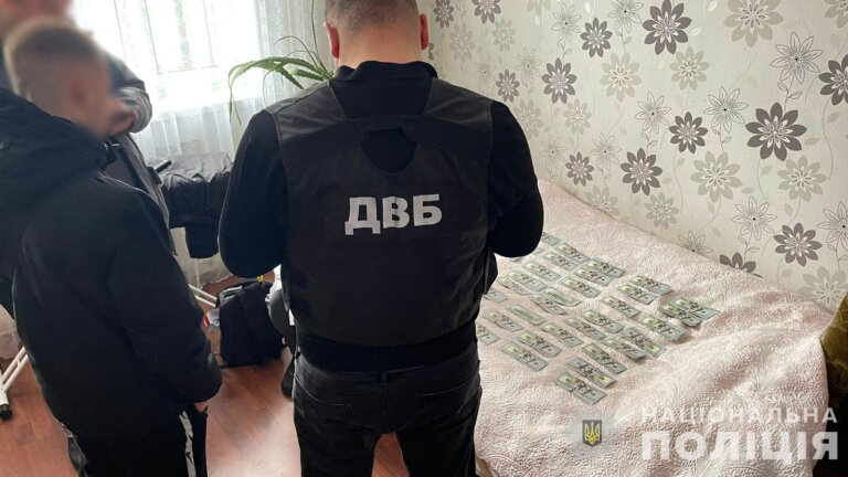 У Житомирі поліція викрила підприємця на виготовлені та збуті підробленої алкогольної продукції