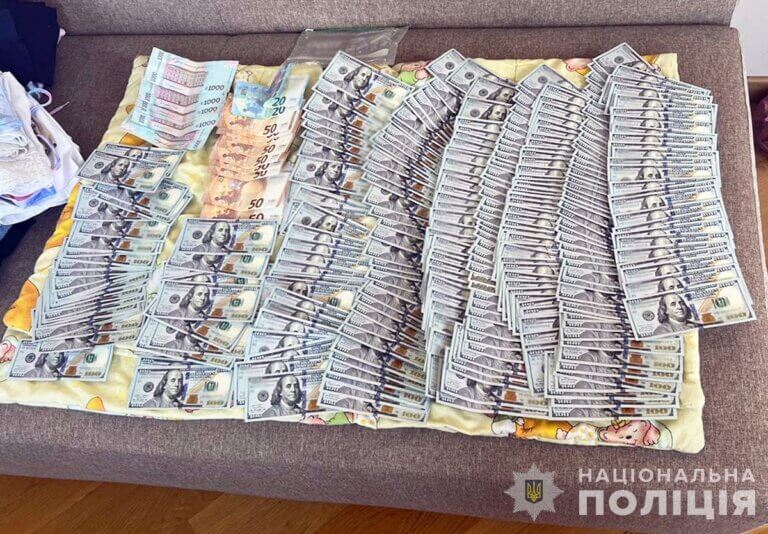 Вступ до коледжу задля відстрочки від призову: на Житомирщині поліція завершила розслідування хабарницької схеми