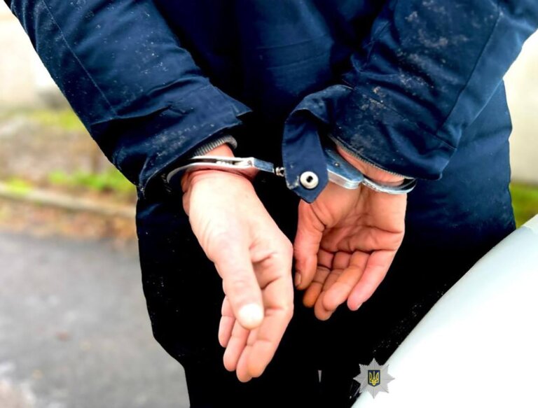 Поліцейські завершили розслідування замаху на вбивство у Звягелі