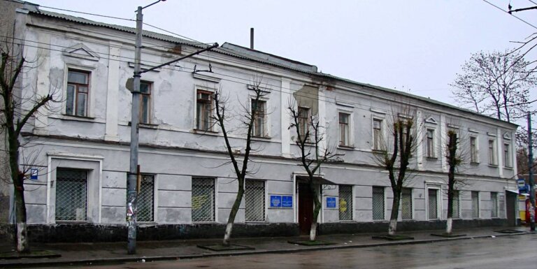 Як виглядала будівля по Великій Бердичівській, 31 до сайдингу