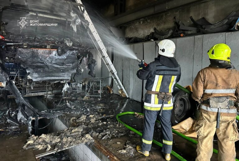 У Звягелі рятувальники залучалися на гасіння вантажівки